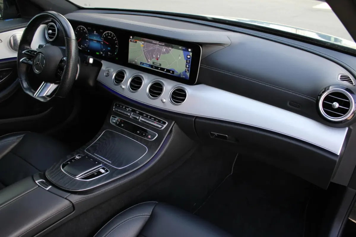 300e AMG Line NIGHT PAKKET PANORAMADAK LEDER MEMORY BURMESTER 360-CAMERA KEY-LESS GO <<NL AUTO>>