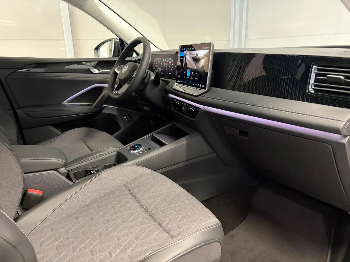 Life Edition 1.5 eHybrid | Vooraad deal | Panoramdak | 18" Napoli Velgen | CarPlay |