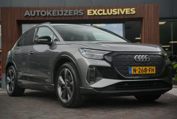 35 Launch edition Advanced 55 kWh Verkeersbord detectie Koplampreiniging Trekhaak uitklapbaar DAB Parkeersensoren voor en achter 20"L.M.