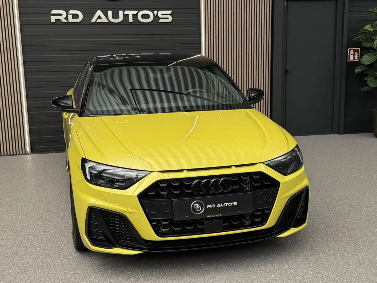 30 TFSI/ S Line/ edition one/ Carplay/ Navi/ Led/ Stoelverwarming