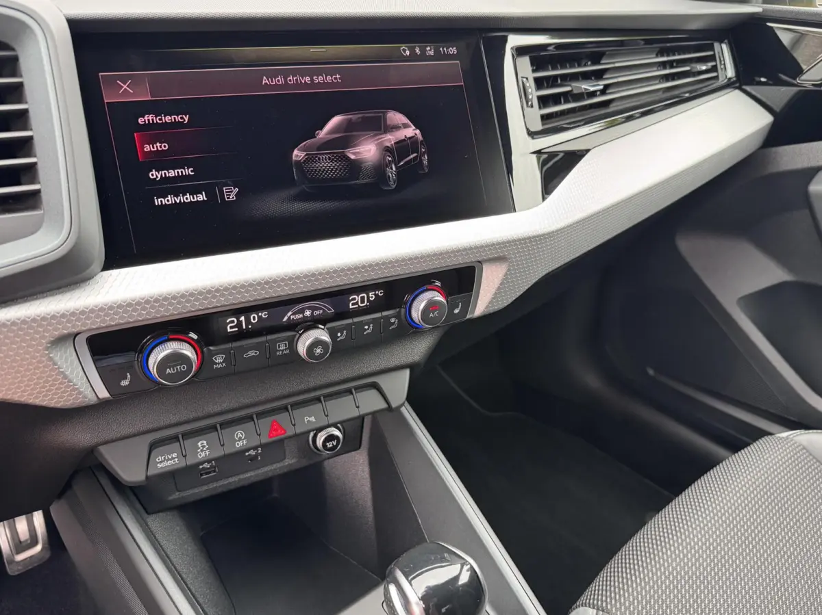 30 TFSI/ S Line/ edition one/ Carplay/ Navi/ Led/ Stoelverwarming