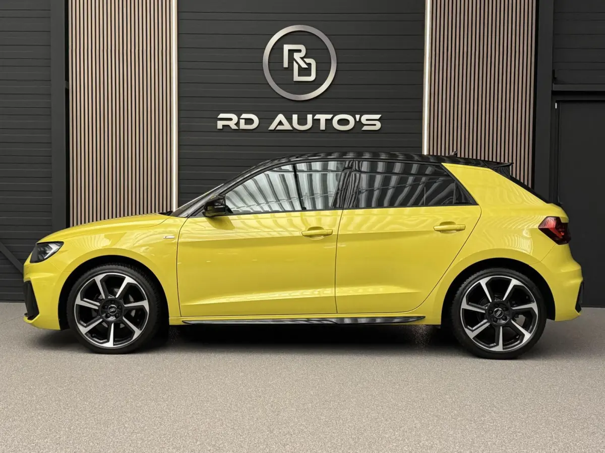 30 TFSI/ S Line/ edition one/ Carplay/ Navi/ Led/ Stoelverwarming