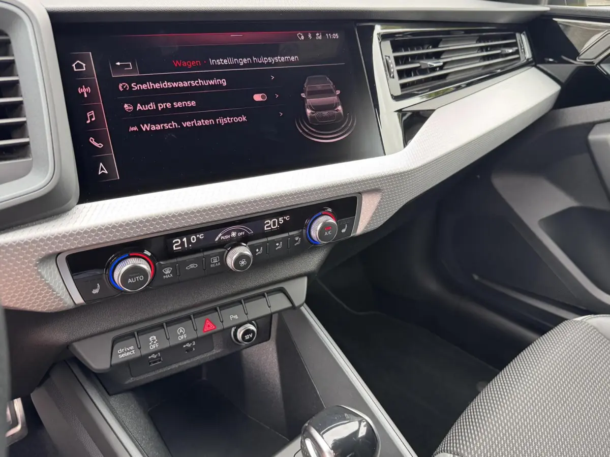 30 TFSI/ S Line/ edition one/ Carplay/ Navi/ Led/ Stoelverwarming