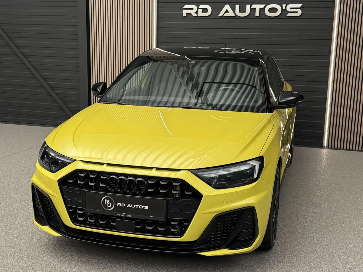 30 TFSI/ S Line/ edition one/ Carplay/ Navi/ Led/ Stoelverwarming