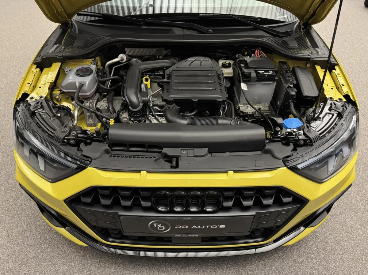 30 TFSI/ S Line/ edition one/ Carplay/ Navi/ Led/ Stoelverwarming