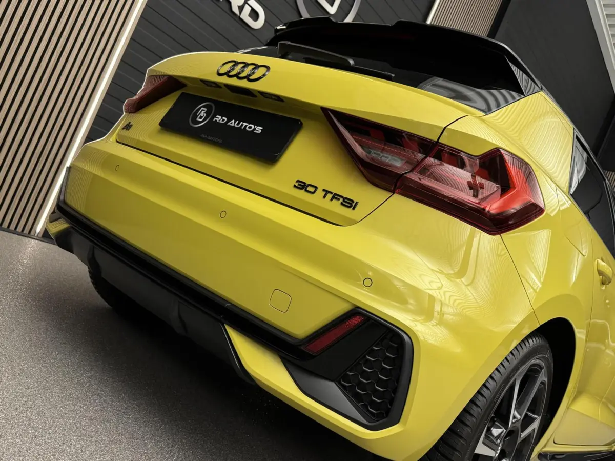 30 TFSI/ S Line/ edition one/ Carplay/ Navi/ Led/ Stoelverwarming