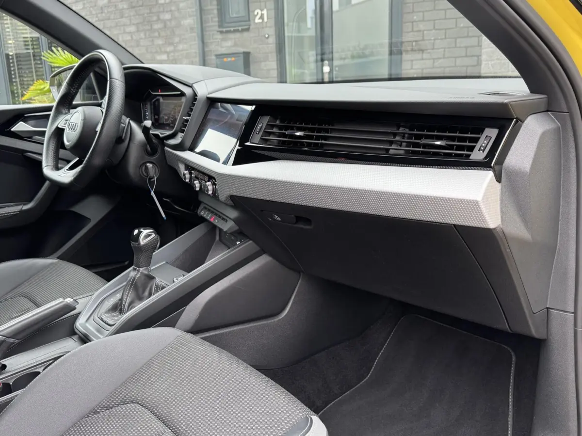 30 TFSI/ S Line/ edition one/ Carplay/ Navi/ Led/ Stoelverwarming