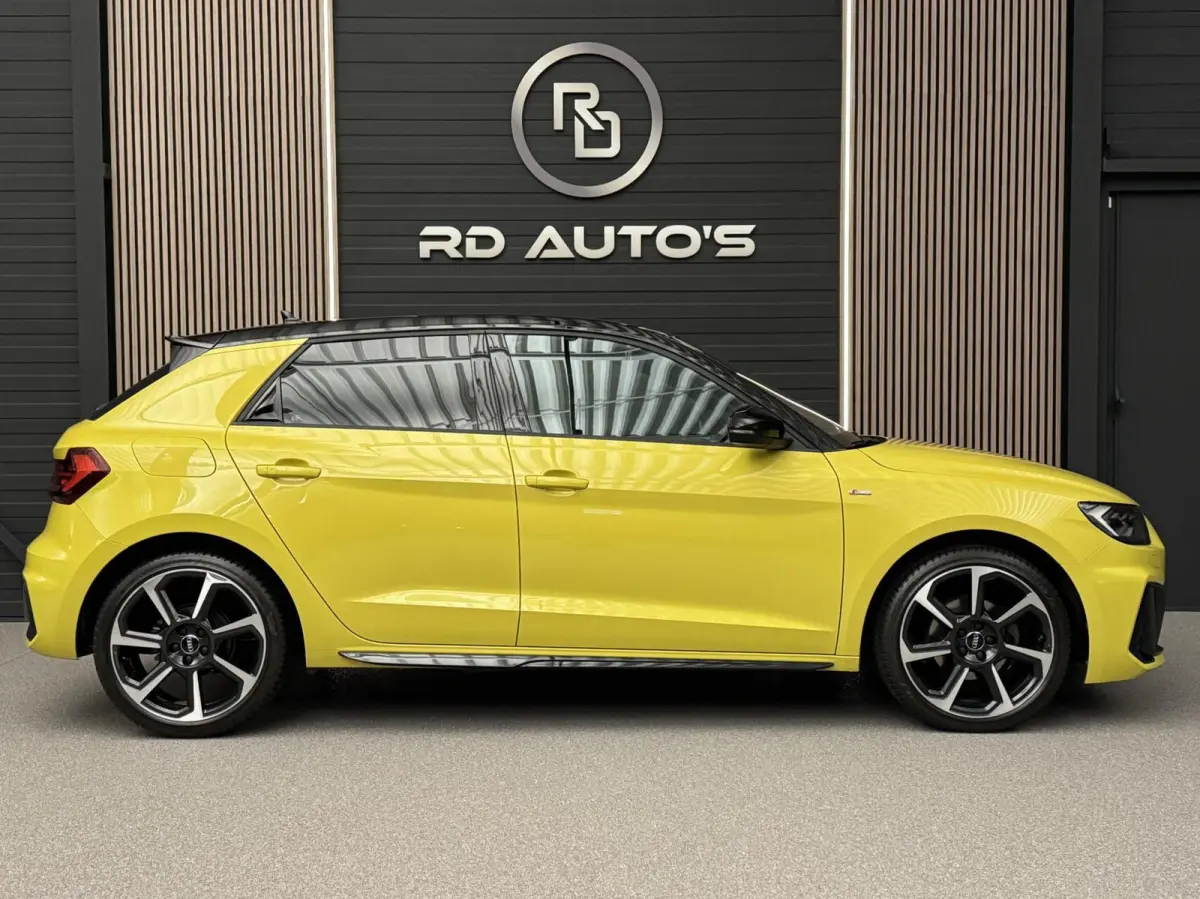 30 TFSI/ S Line/ edition one/ Carplay/ Navi/ Led/ Stoelverwarming