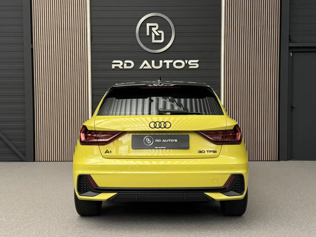 30 TFSI/ S Line/ edition one/ Carplay/ Navi/ Led/ Stoelverwarming