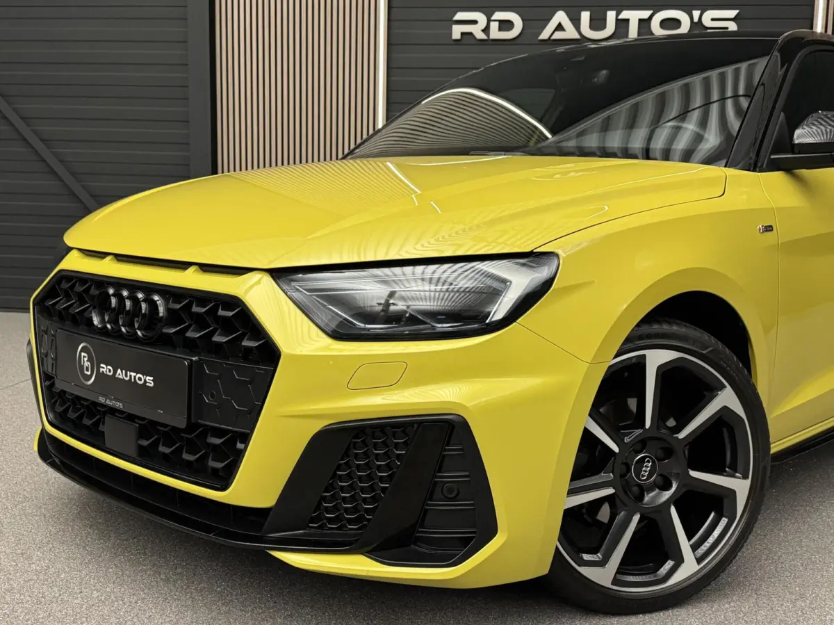 30 TFSI/ S Line/ edition one/ Carplay/ Navi/ Led/ Stoelverwarming
