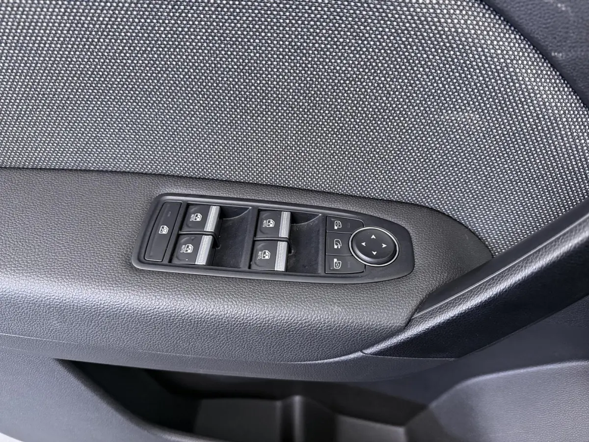 techno full hybrid E-Tech 160 | Google Navigatie | Parkeercamera | Climate Control |