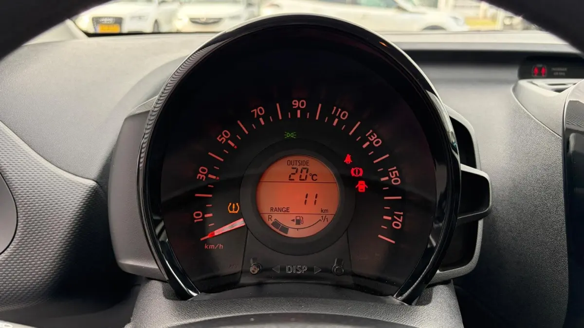 1.0 VTI 72PK 5-DRS FEEL / AIRCO / LED / BLUETOOTH / PACK PREMIUM !!