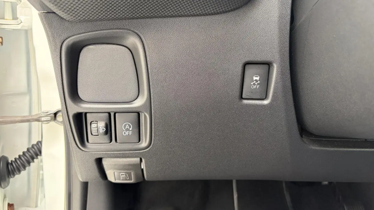 1.0 VTI 72PK 5-DRS FEEL / AIRCO / LED / BLUETOOTH / PACK PREMIUM !!