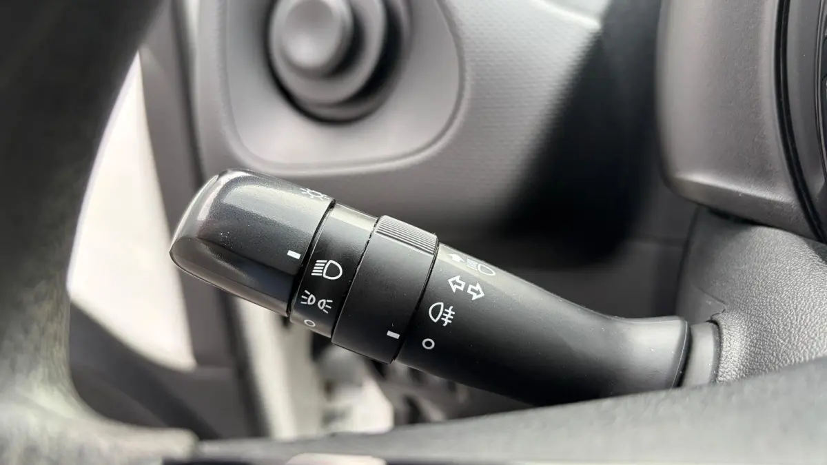 1.0 VTI 72PK 5-DRS FEEL / AIRCO / LED / BLUETOOTH / PACK PREMIUM !!