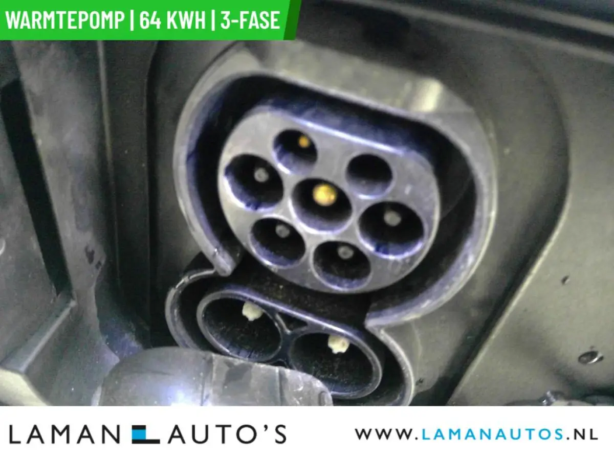 DynamicPlusLine 64 kWh | SOH 98% | Warmtepomp 3-fase Open dak CarPlay ECC Nav ACC 17" LMV LED Camera Metallic | EV Voorschoten