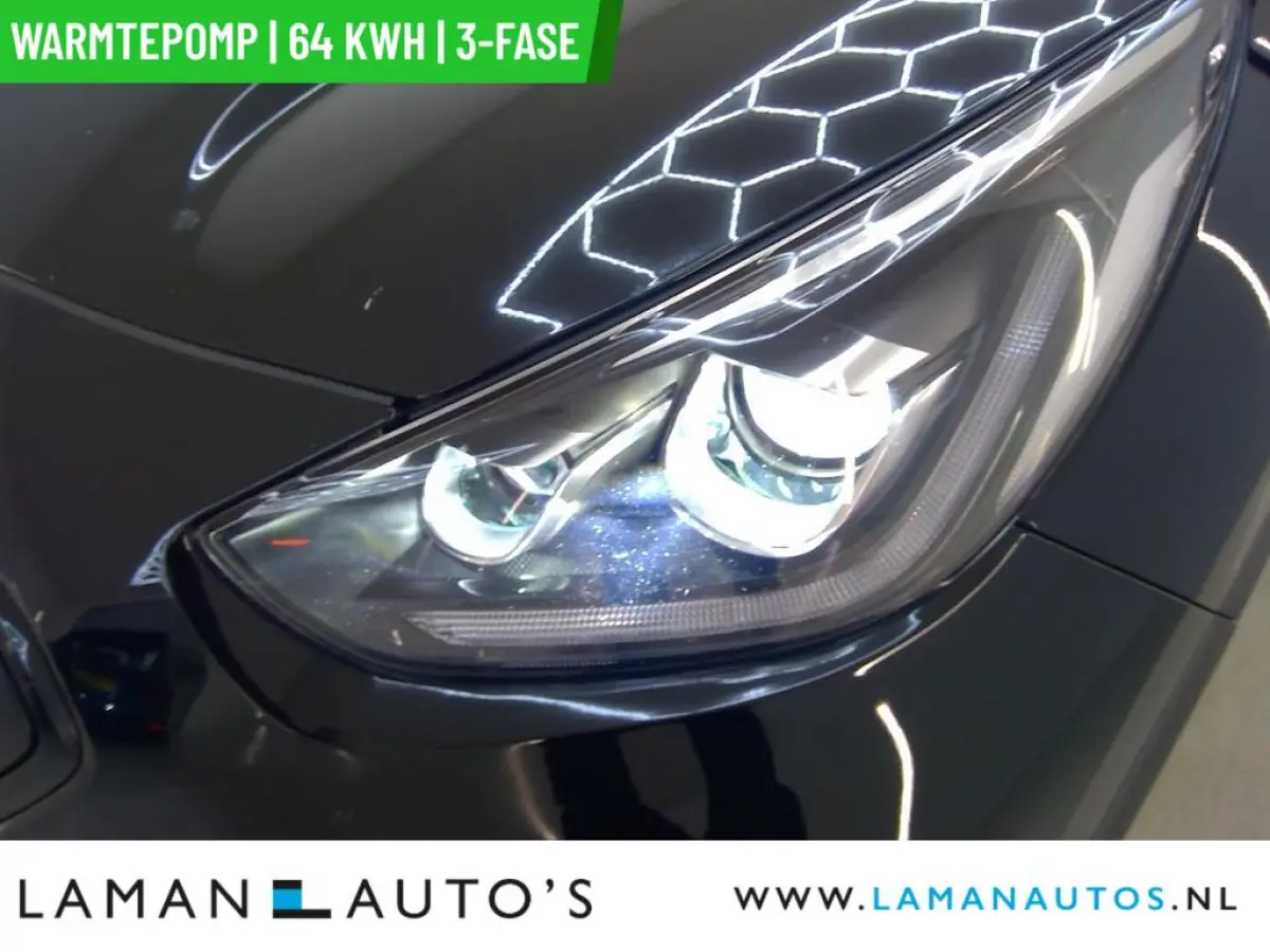 DynamicPlusLine 64 kWh | SOH 98% | Warmtepomp 3-fase Open dak CarPlay ECC Nav ACC 17" LMV LED Camera Metallic | EV Voorschoten