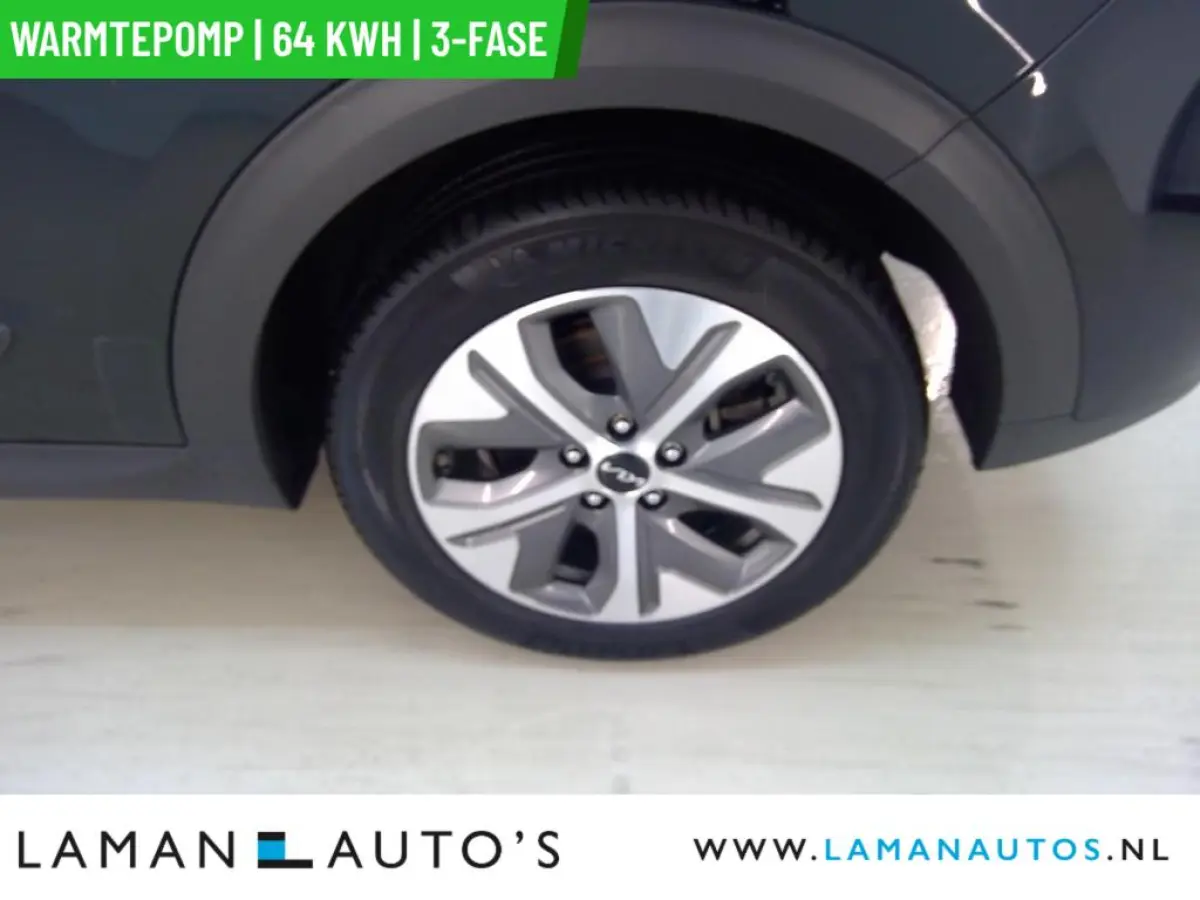DynamicPlusLine 64 kWh | SOH 98% | Warmtepomp 3-fase Open dak CarPlay ECC Nav ACC 17" LMV LED Camera Metallic | EV Voorschoten