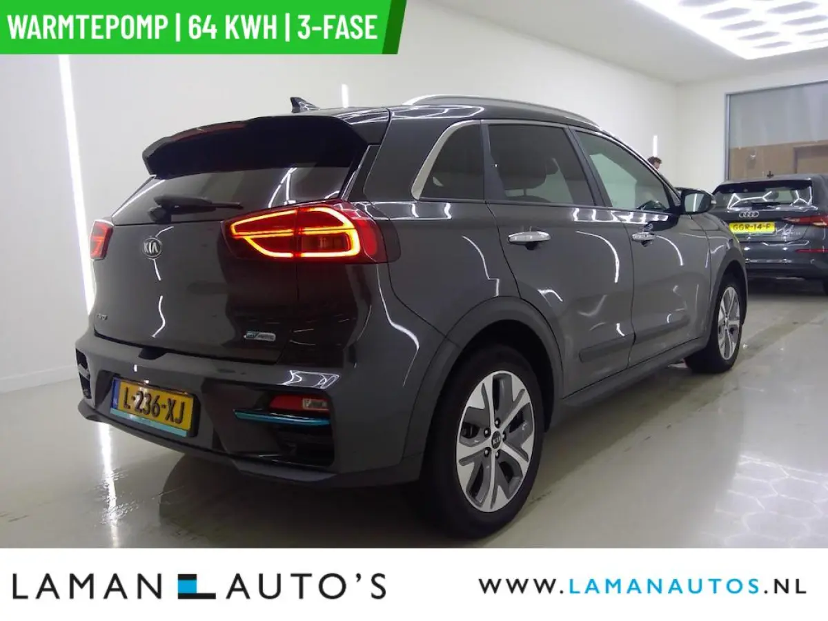 ExecutiveLine 64 kWh | SOH 100% | Warmtepomp 3-fase Open dak Leder JBL CarPlay ECC Nav ACC 17" LMV LED Camera Metallic BLIS | EV Voorschoten