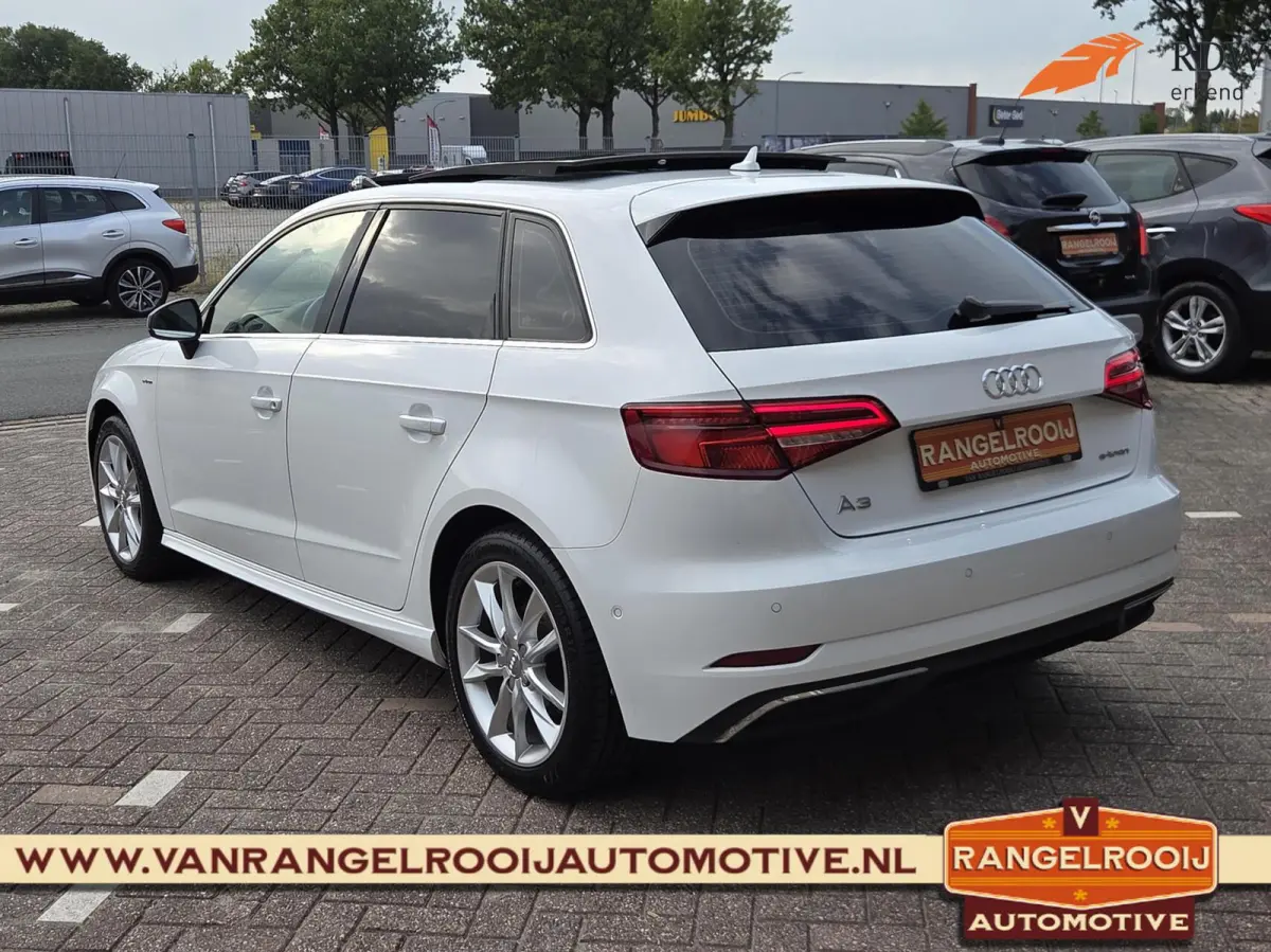 1.4 e-tron Sport, Matrix LED, ACC, pano, sportst., virtual cockpit, 17" lmv