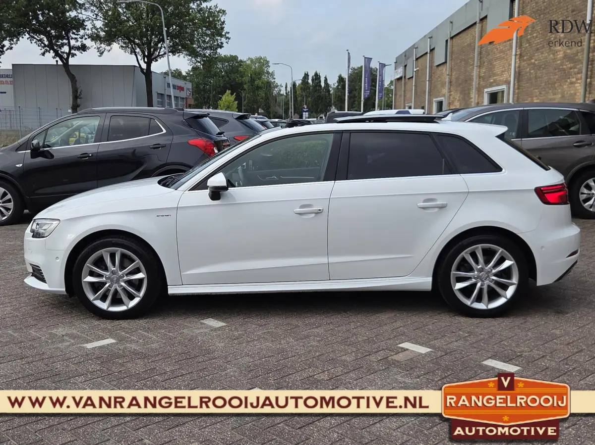 1.4 e-tron Sport, Matrix LED, ACC, pano, sportst., virtual cockpit, 17" lmv