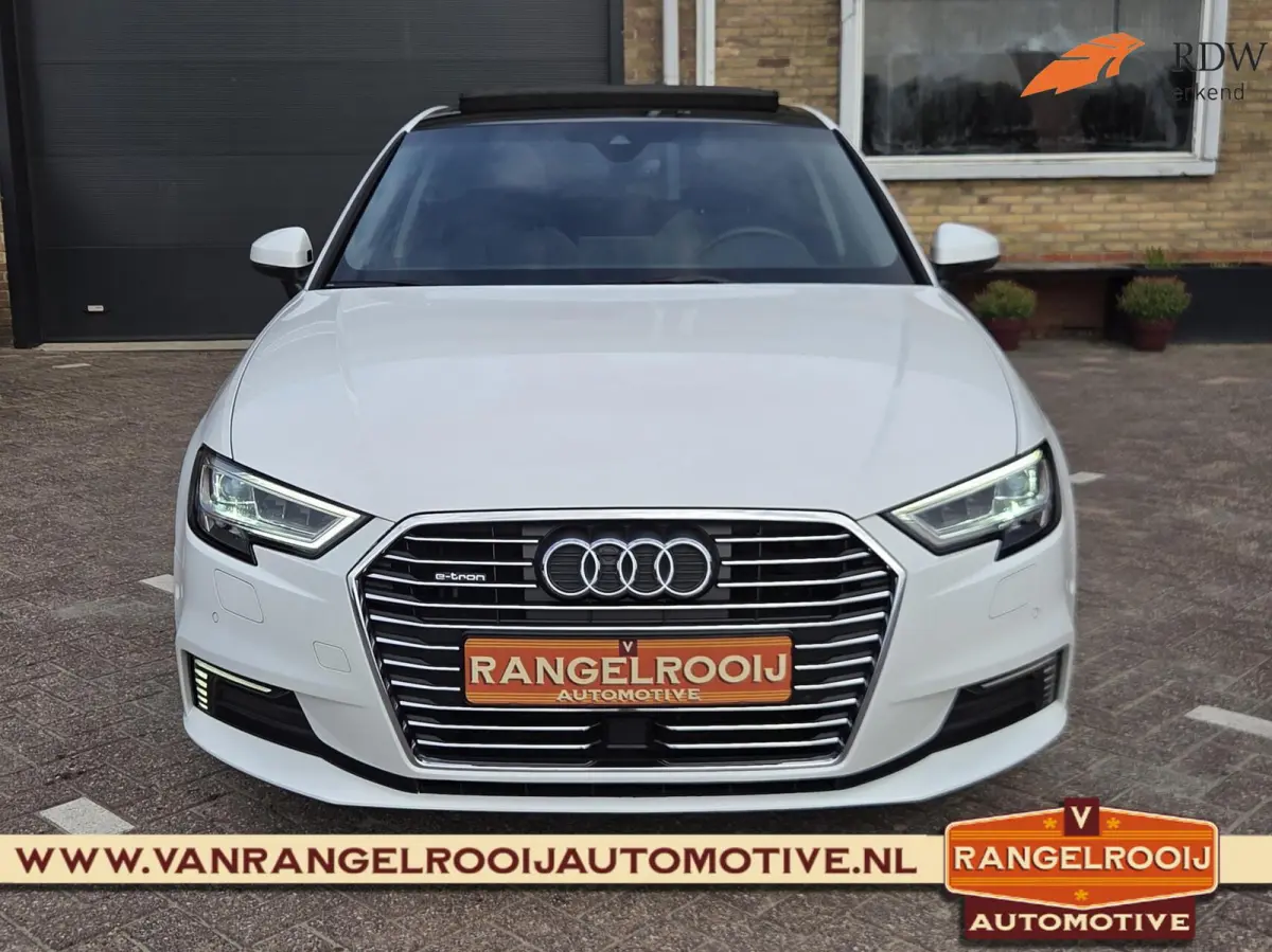 1.4 e-tron Sport, Matrix LED, ACC, pano, sportst., virtual cockpit, 17" lmv
