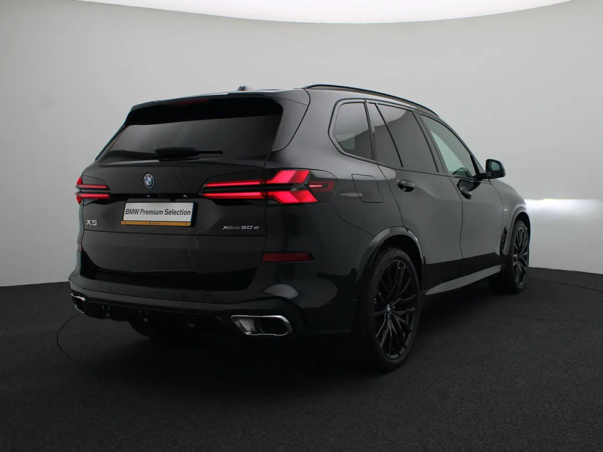 xDrive50e M Sportpakket | Travel Pack | Innovation Pack | Comfort Pack | Integral Active Steering | Soft Close | Trekhaak | Panoramdak | Comfortstoelen | Driving Assistant Professional | Har