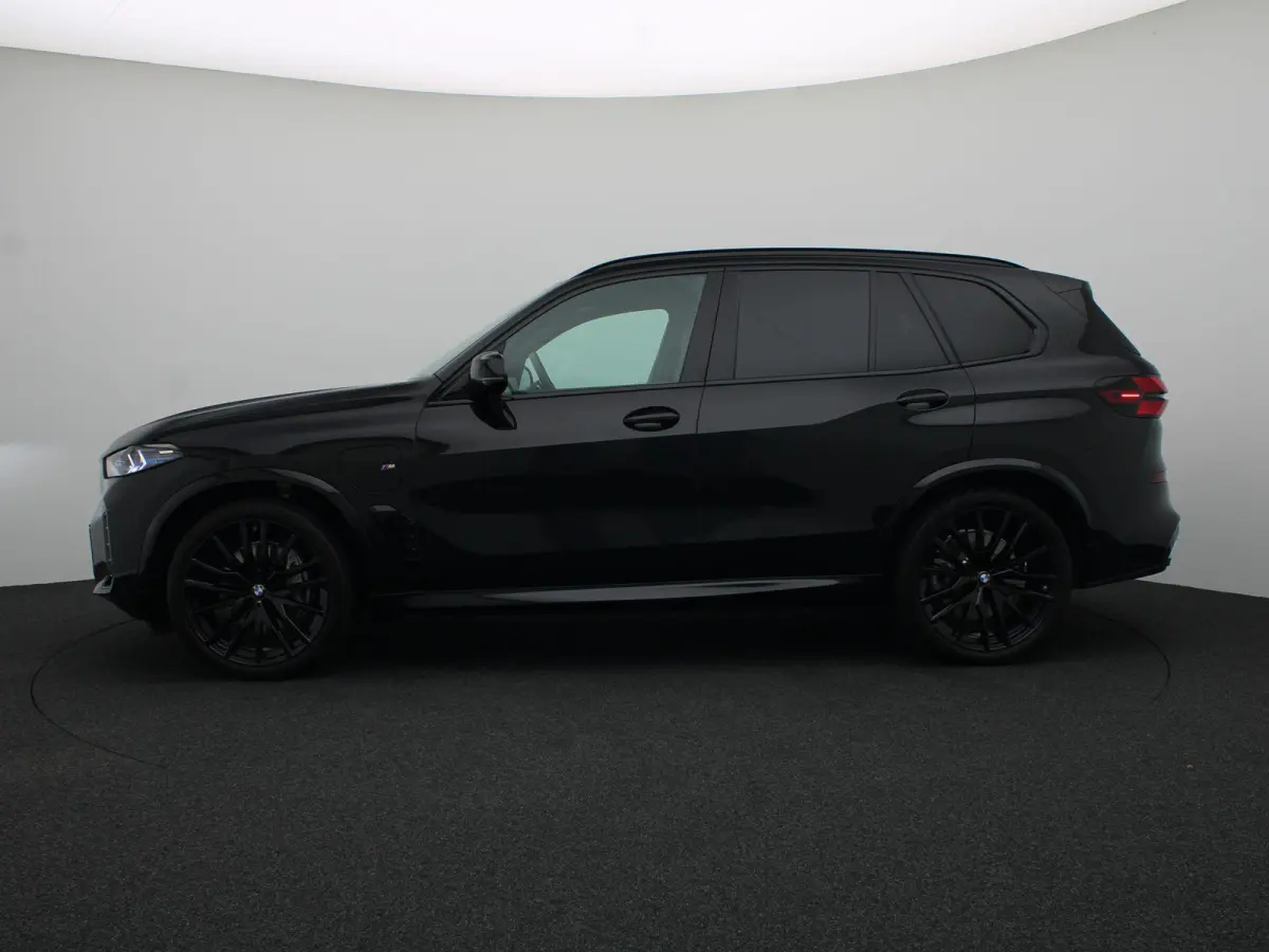 xDrive50e M Sportpakket | Travel Pack | Innovation Pack | Comfort Pack | Integral Active Steering | Soft Close | Trekhaak | Panoramdak | Comfortstoelen | Driving Assistant Professional | Har