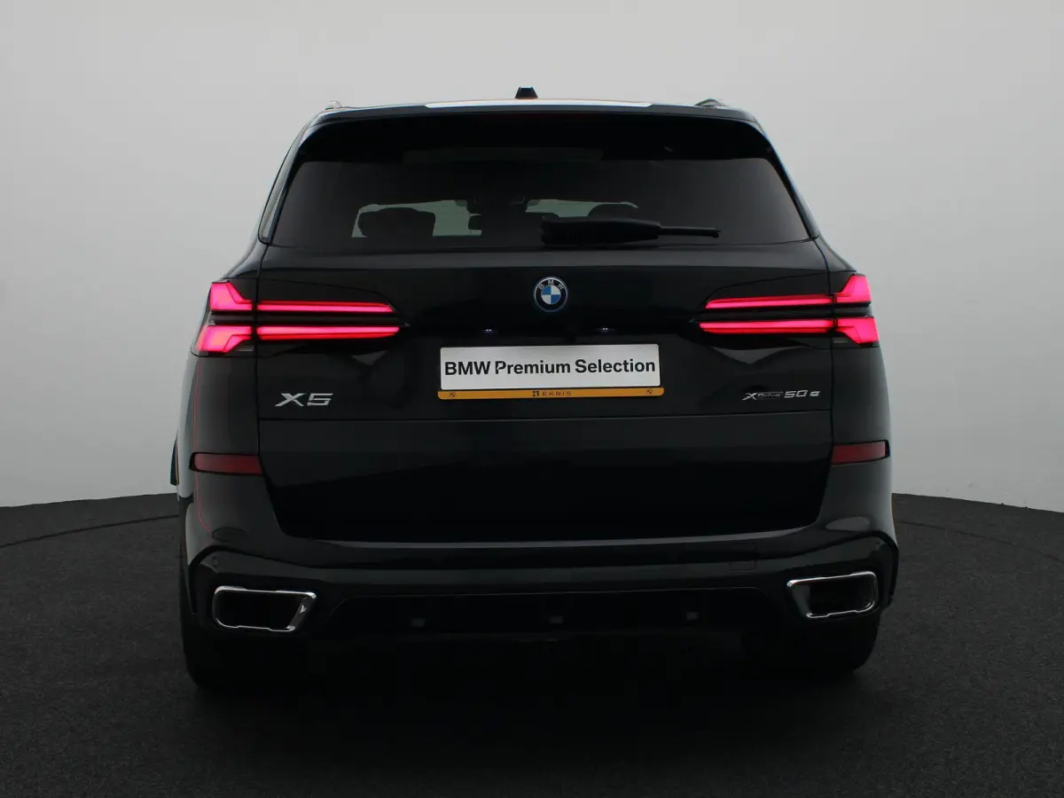 xDrive50e M Sportpakket | Travel Pack | Innovation Pack | Comfort Pack | Integral Active Steering | Soft Close | Trekhaak | Panoramdak | Comfortstoelen | Driving Assistant Professional | Har