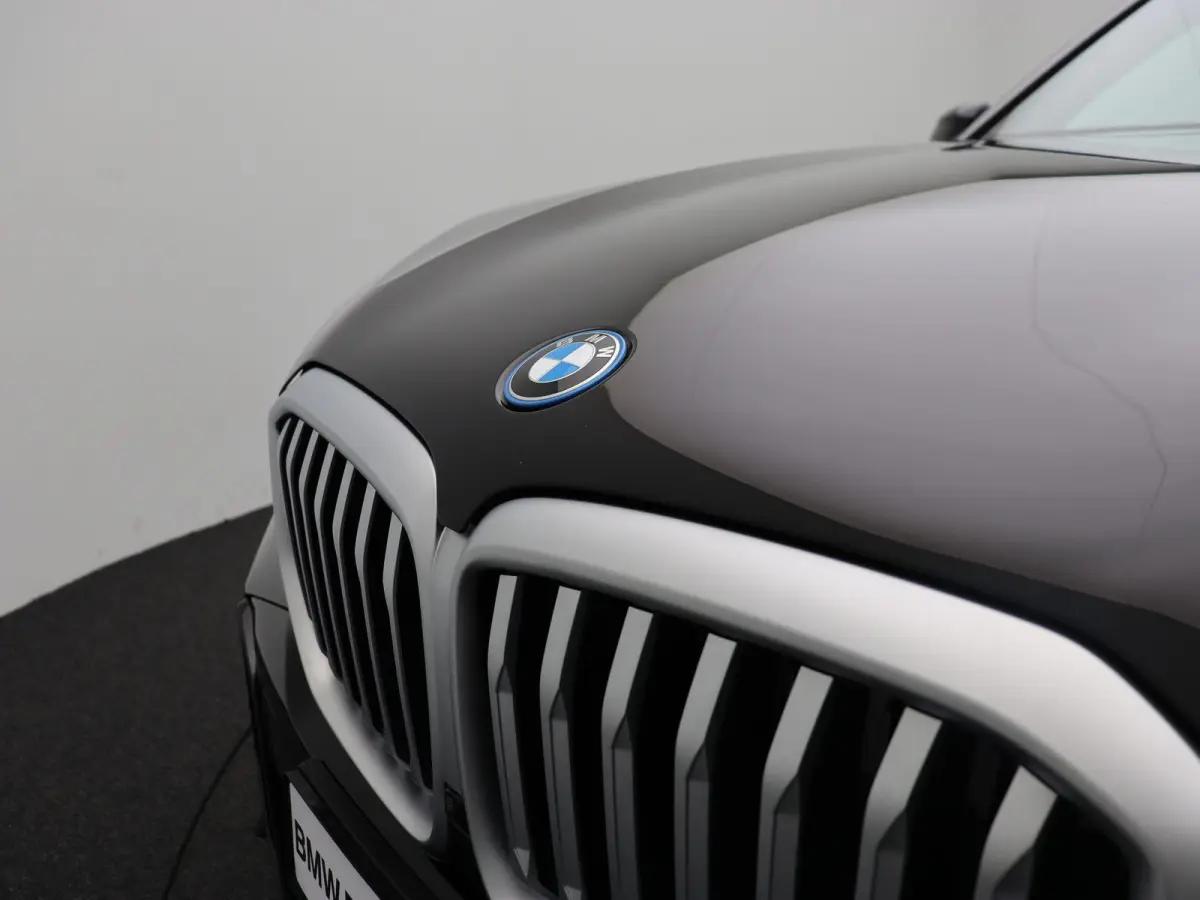 xDrive50e M Sportpakket | Travel Pack | Innovation Pack | Comfort Pack | Integral Active Steering | Soft Close | Trekhaak | Panoramdak | Comfortstoelen | Driving Assistant Professional | Har