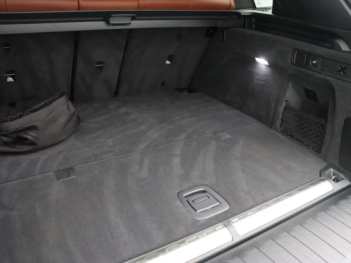 xDrive50e M Sportpakket | Travel Pack | Innovation Pack | Comfort Pack | Integral Active Steering | Soft Close | Trekhaak | Panoramdak | Comfortstoelen | Driving Assistant Professional | Har