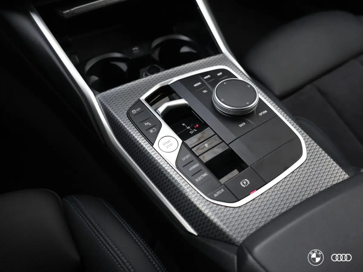 330E M SPORT / KEYLESS ENTRY & START / EL STOELEN MET MEMORY / HIFI / TREKHAAK / 18"