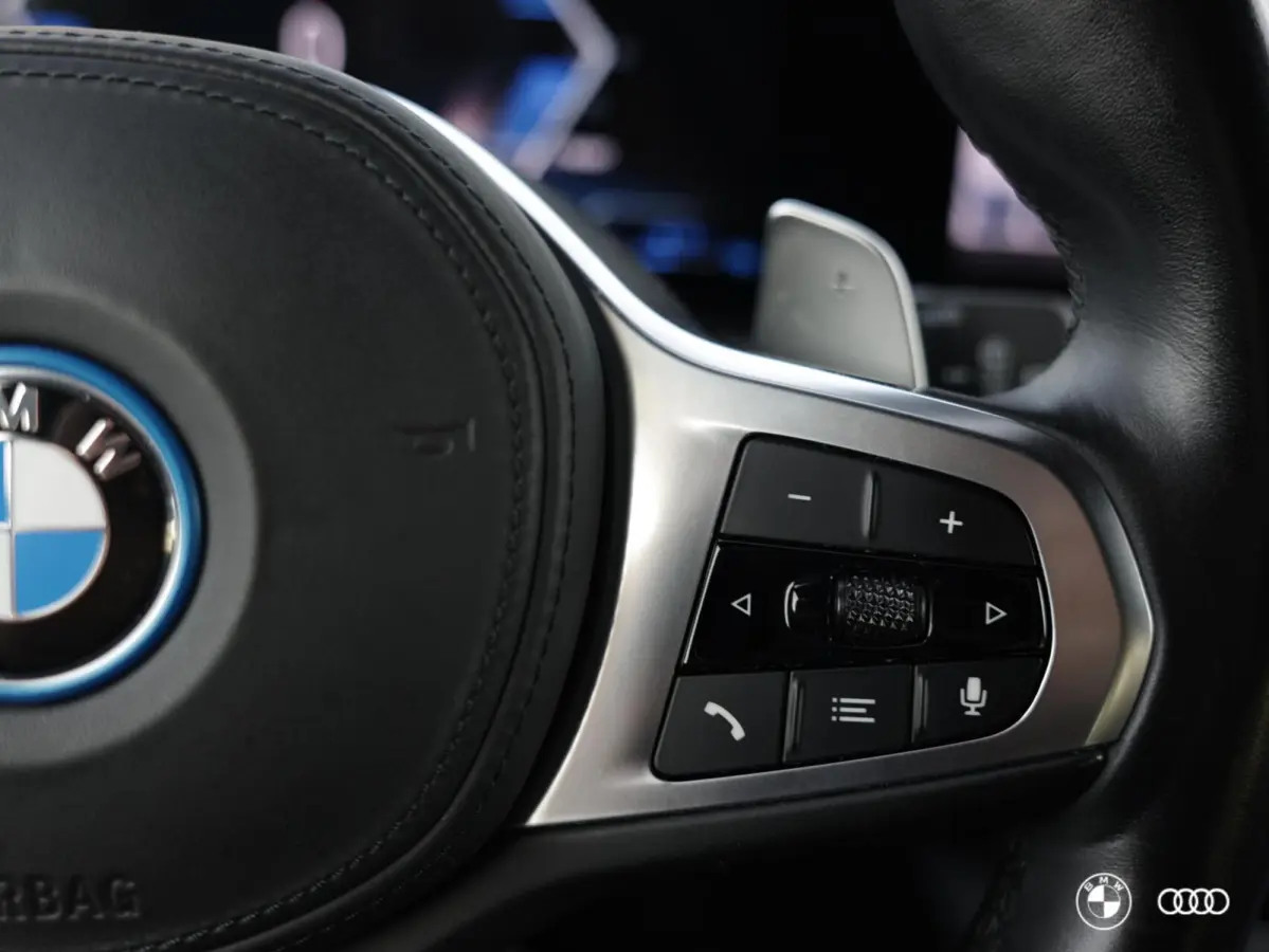 330E M SPORT / KEYLESS ENTRY & START / EL STOELEN MET MEMORY / HIFI / TREKHAAK / 18"