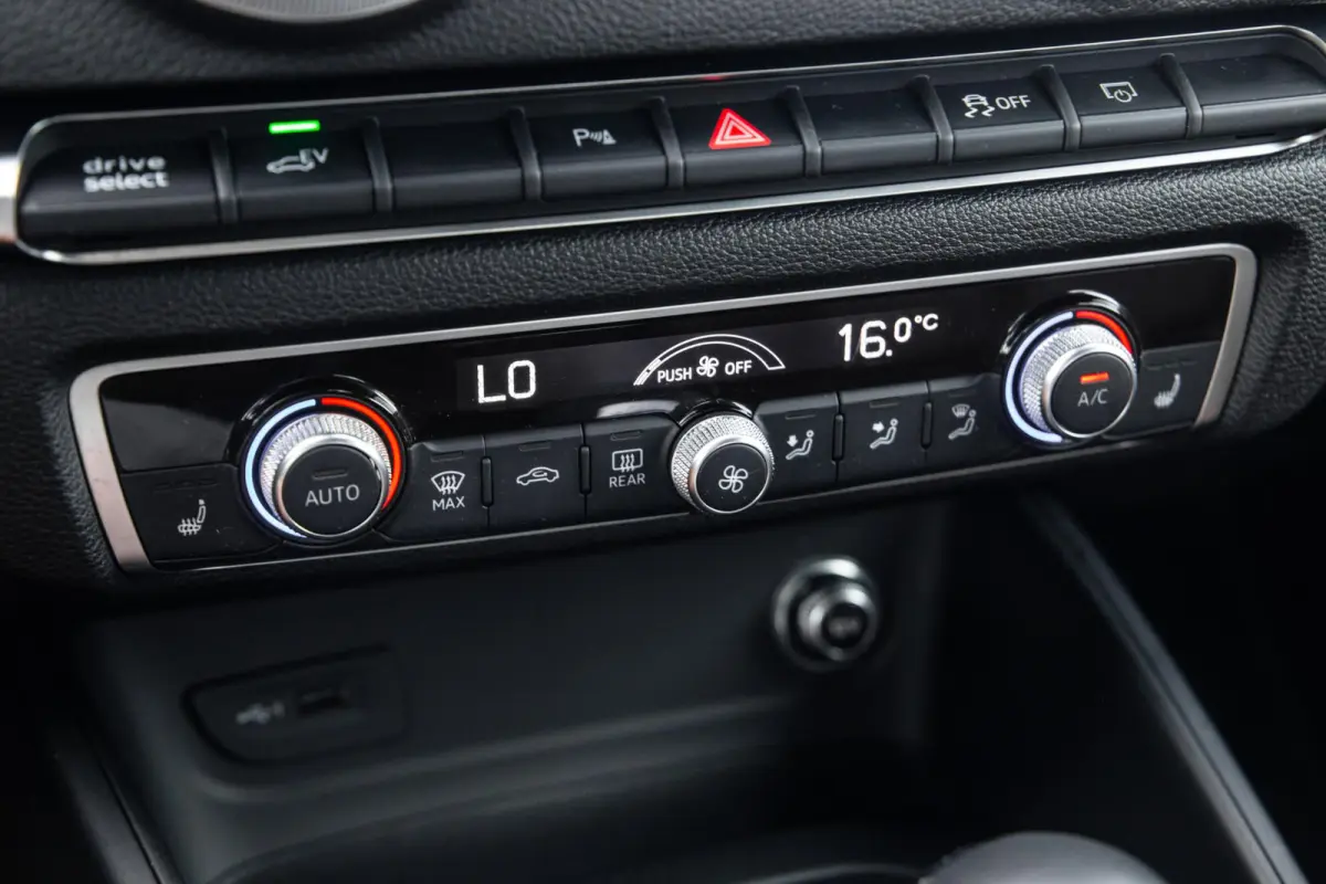 40 TFSI e Edition AIRCO / CRUISE CONTROLE / BRUIN LEER / AUTOMAAT / PHEV