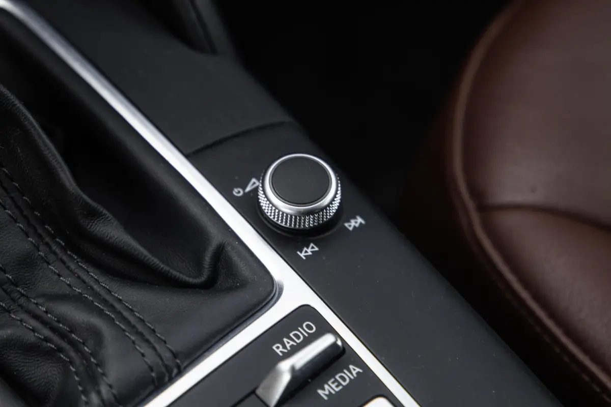 40 TFSI e Edition AIRCO / CRUISE CONTROLE / BRUIN LEER / AUTOMAAT / PHEV