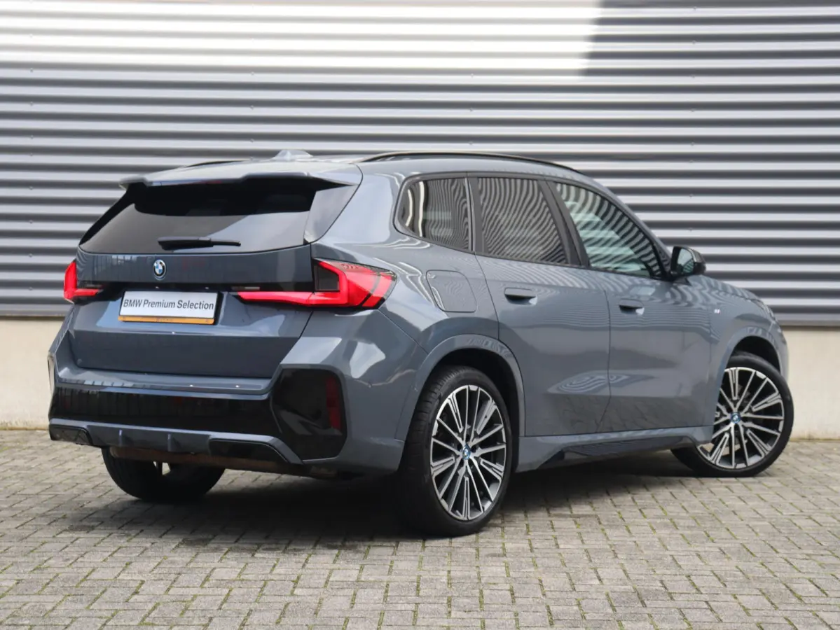 xDrive30e | M Sportpakket | Panodak | Trekhaak | Head-Up | Driving Assistant Plus | Harman Kardon | Parking Assistant Plus | Getint Glas | Comfort Access | SoH 96% | 20'' LMV