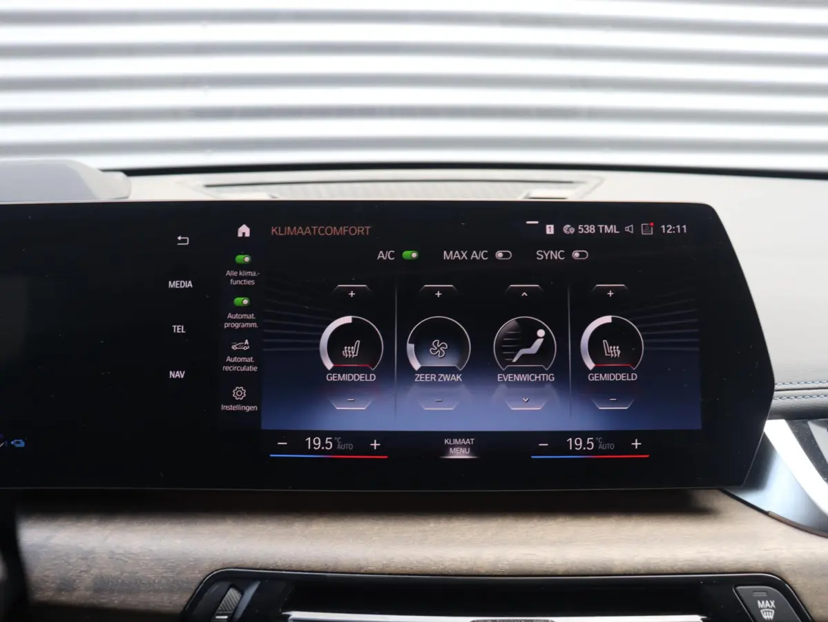 xDrive30e | M Sportpakket | Panodak | Trekhaak | Head-Up | Driving Assistant Plus | Harman Kardon | Parking Assistant Plus | Getint Glas | Comfort Access | SoH 96% | 20'' LMV