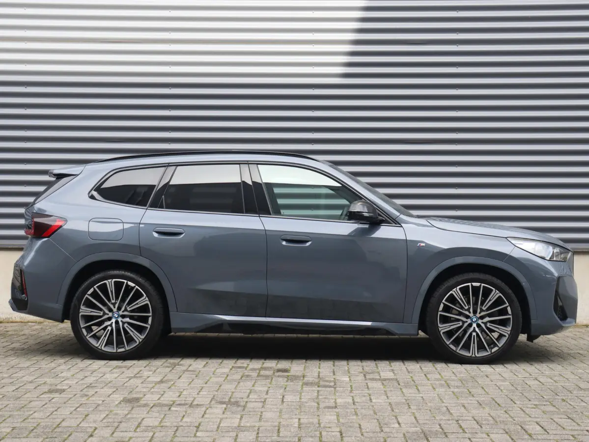 xDrive30e | M Sportpakket | Panodak | Trekhaak | Head-Up | Driving Assistant Plus | Harman Kardon | Parking Assistant Plus | Getint Glas | Comfort Access | SoH 96% | 20'' LMV