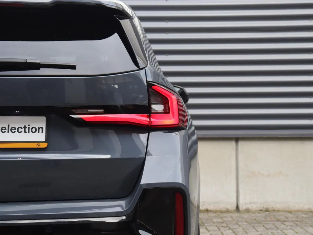 xDrive30e | M Sportpakket | Panodak | Trekhaak | Head-Up | Driving Assistant Plus | Harman Kardon | Parking Assistant Plus | Getint Glas | Comfort Access | SoH 96% | 20'' LMV