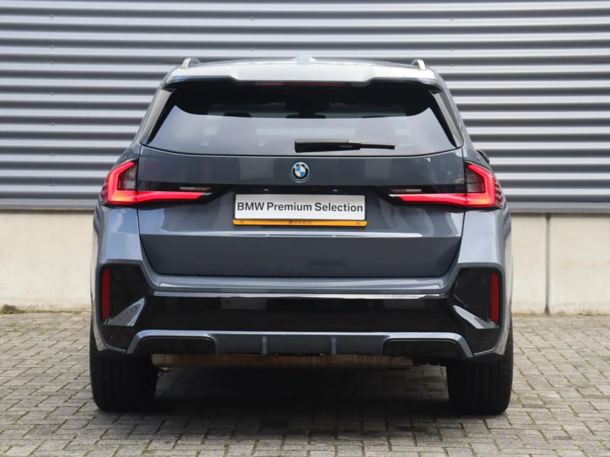 xDrive30e | M Sportpakket | Panodak | Trekhaak | Head-Up | Driving Assistant Plus | Harman Kardon | Parking Assistant Plus | Getint Glas | Comfort Access | SoH 96% | 20'' LMV