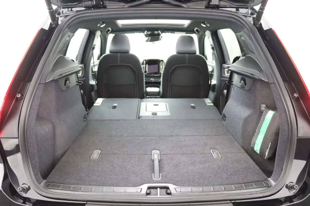 2.0 B4 Plus Dark | Panoramadak | Trekhaak | 19 inch velgen | Elektrisch Verstelbare Stoelen |
