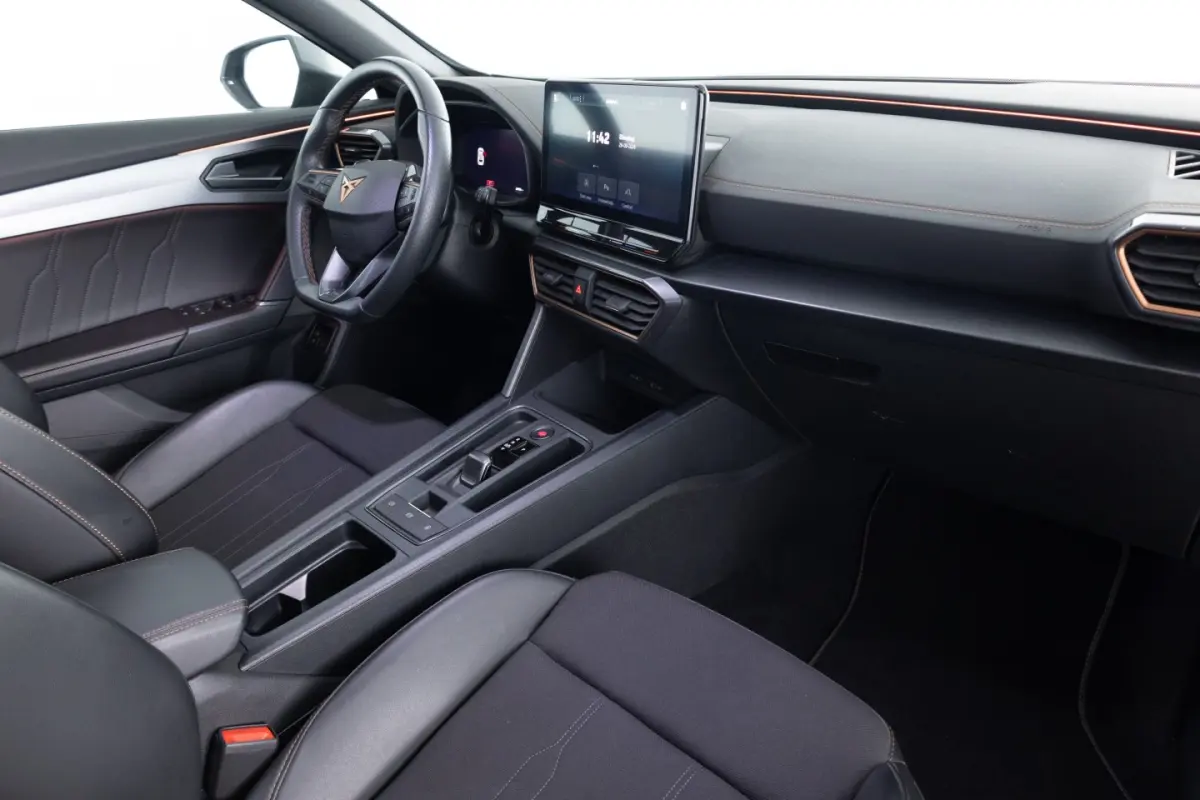 1.4 e-Hybrid Essence | PANORAMADAK | Half LEDER | 19 Inch | PHEV !