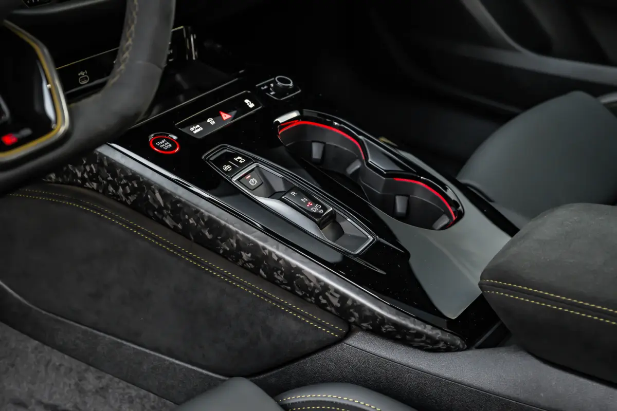 RS 5 Avant e-hybrid 470 kW / 639 PK | Keramische Remmen | Carbon In&Exterieur | Panorama dak | Stoelventilatie & Massage
