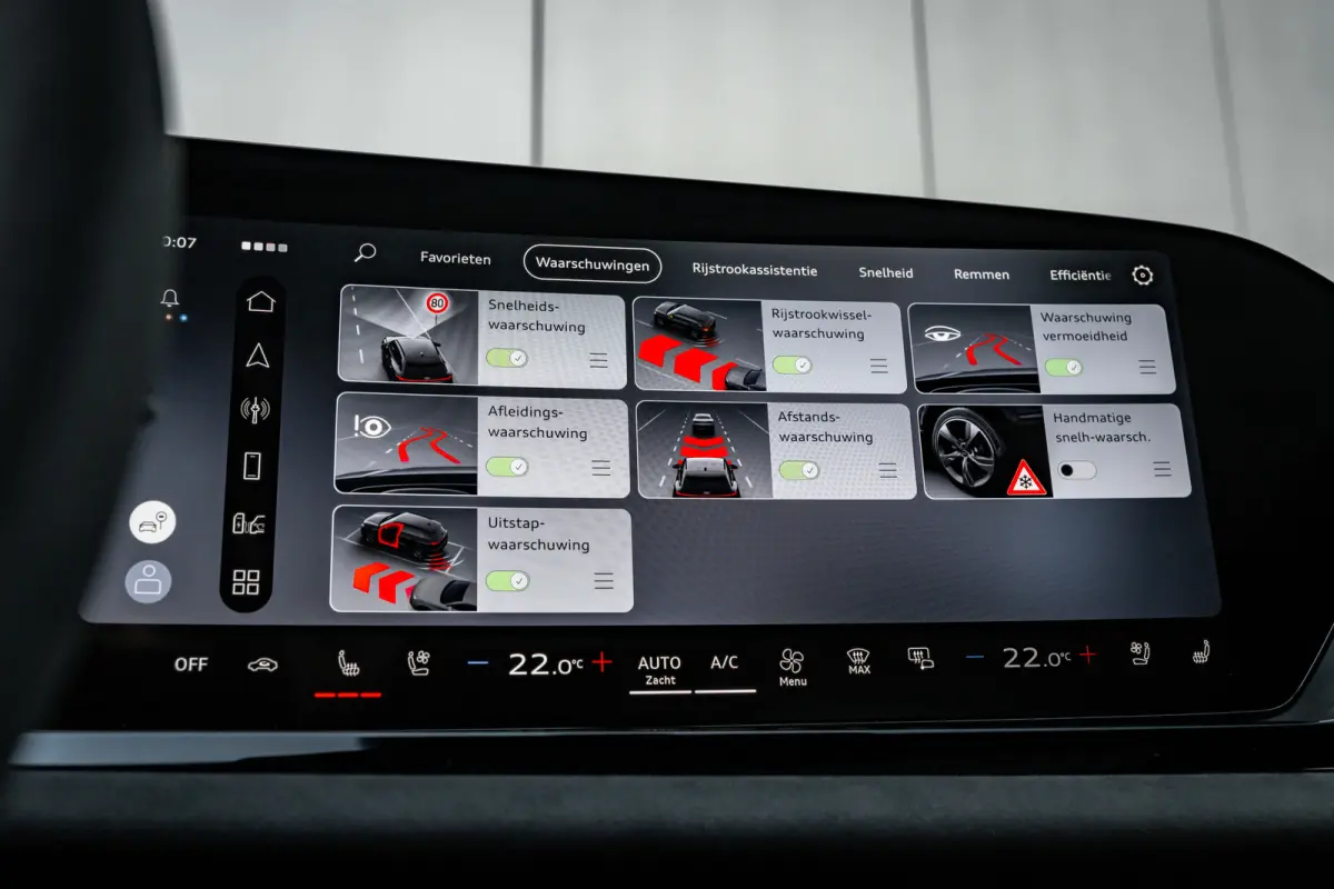 RS 5 Avant e-hybrid 470 kW / 639 PK | Keramische Remmen | Carbon In&Exterieur | Panorama dak | Stoelventilatie & Massage