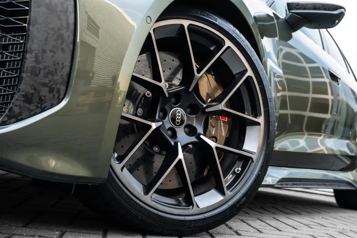 RS 5 Avant e-hybrid 470 kW / 639 PK | Keramische Remmen | Carbon In&Exterieur | Panorama dak | Stoelventilatie & Massage