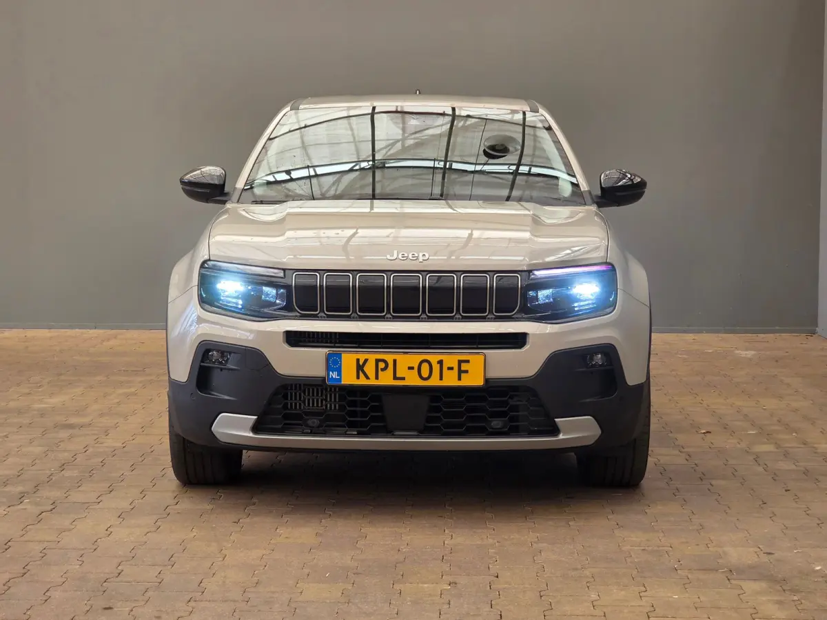 1.2 e-Hybrid Summit Adaptieve Cruise | Climate Control | Camera | 18" Lichtmetaal | Leder/Stof | Carplay | Parkeersensoren Rondom | Achteruitrijcamera | Airco (automatisch) | Apple Carplay/A