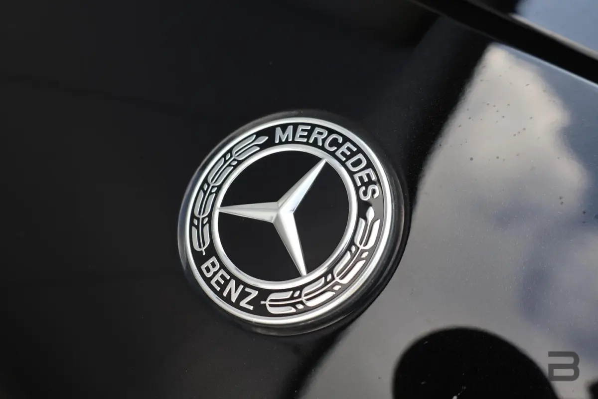 220 d AMG Line / Panoramadak / Burmester Surround / Massage Stoelen / Night Pakket / Trekhaak Wegklapbaar