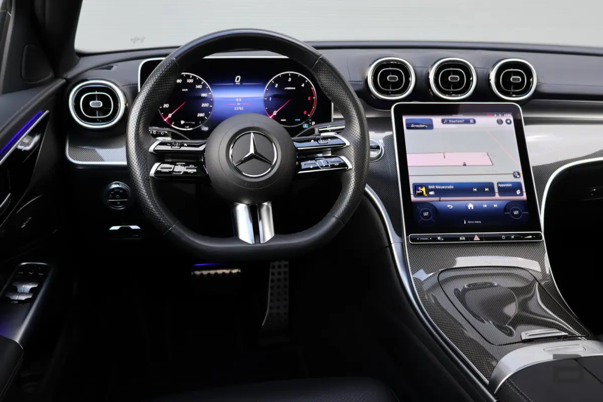 220 d AMG Line / Panoramadak / Burmester Surround / Massage Stoelen / Night Pakket / Trekhaak Wegklapbaar