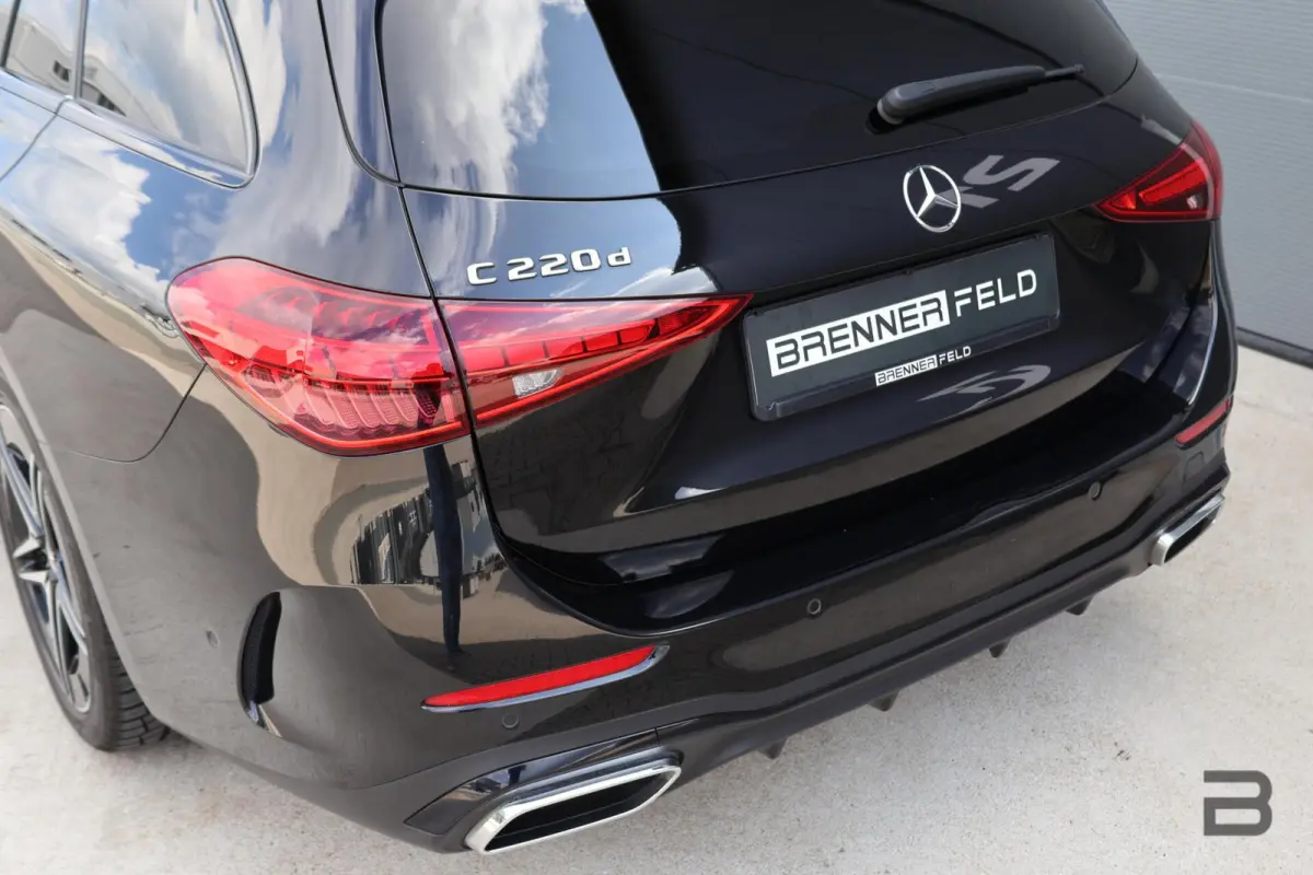 220 d AMG Line / Panoramadak / Burmester Surround / Massage Stoelen / Night Pakket / Trekhaak Wegklapbaar