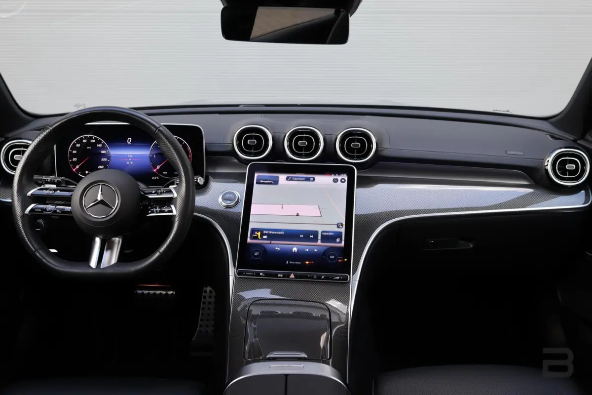 220 d AMG Line / Panoramadak / Burmester Surround / Massage Stoelen / Night Pakket / Trekhaak Wegklapbaar