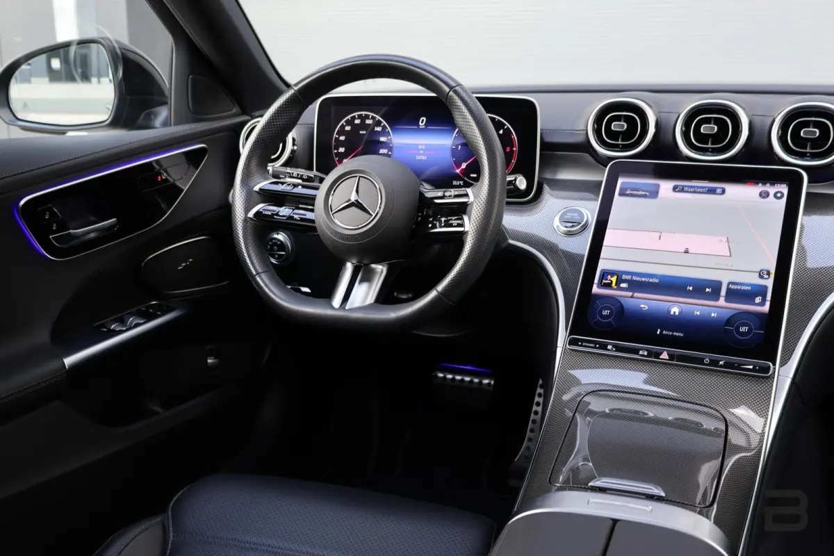 220 d AMG Line / Panoramadak / Burmester Surround / Massage Stoelen / Night Pakket / Trekhaak Wegklapbaar